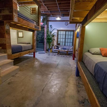Podshare East Hollywood Hostel Los Angeles Exterior photo