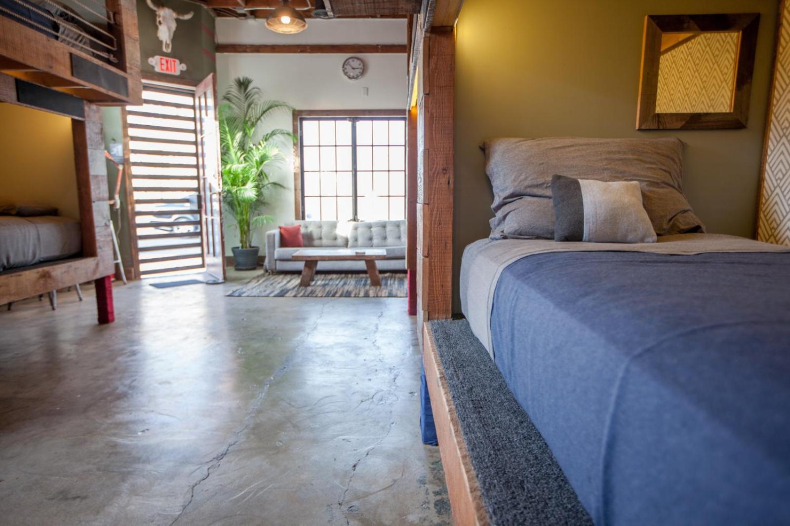 Podshare East Hollywood Hostel Los Angeles Exterior photo