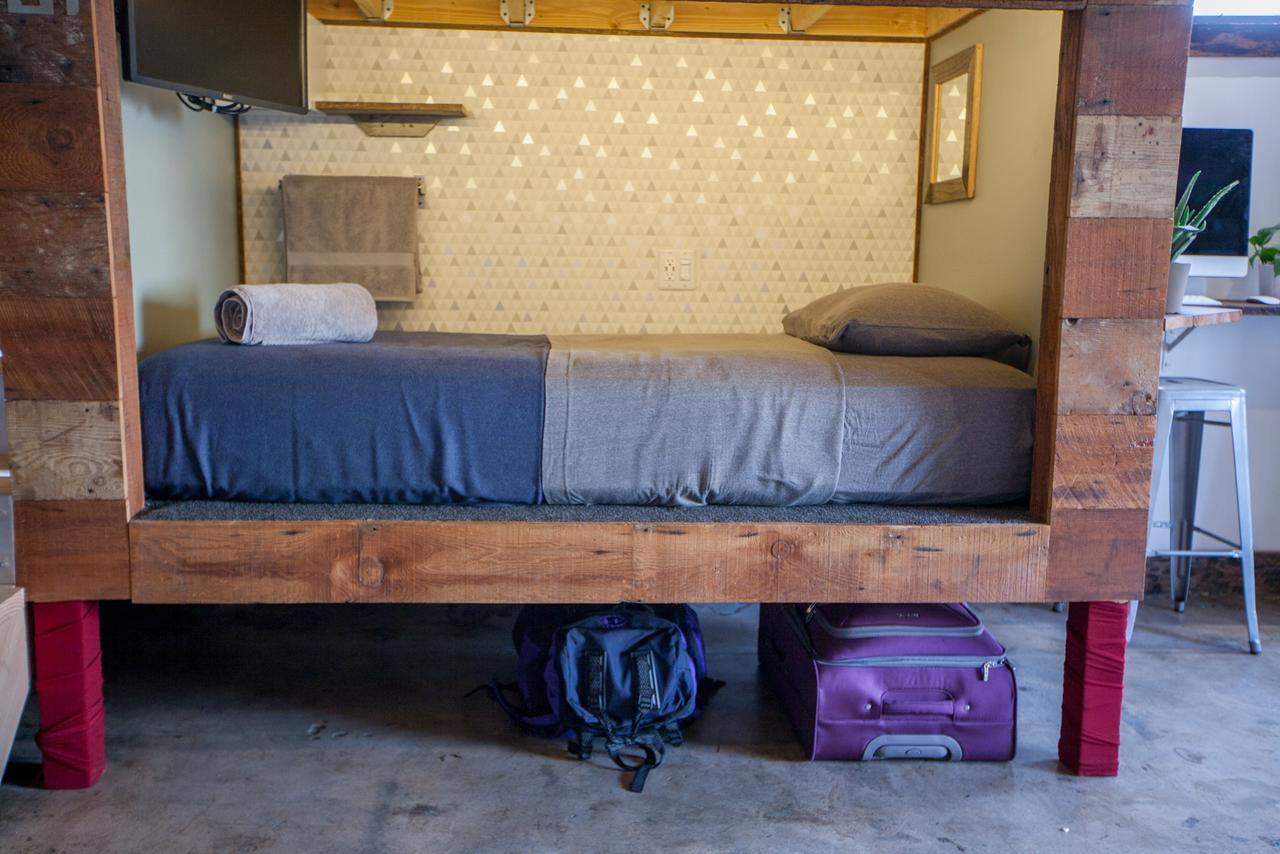 Podshare East Hollywood Hostel Los Angeles Exterior photo